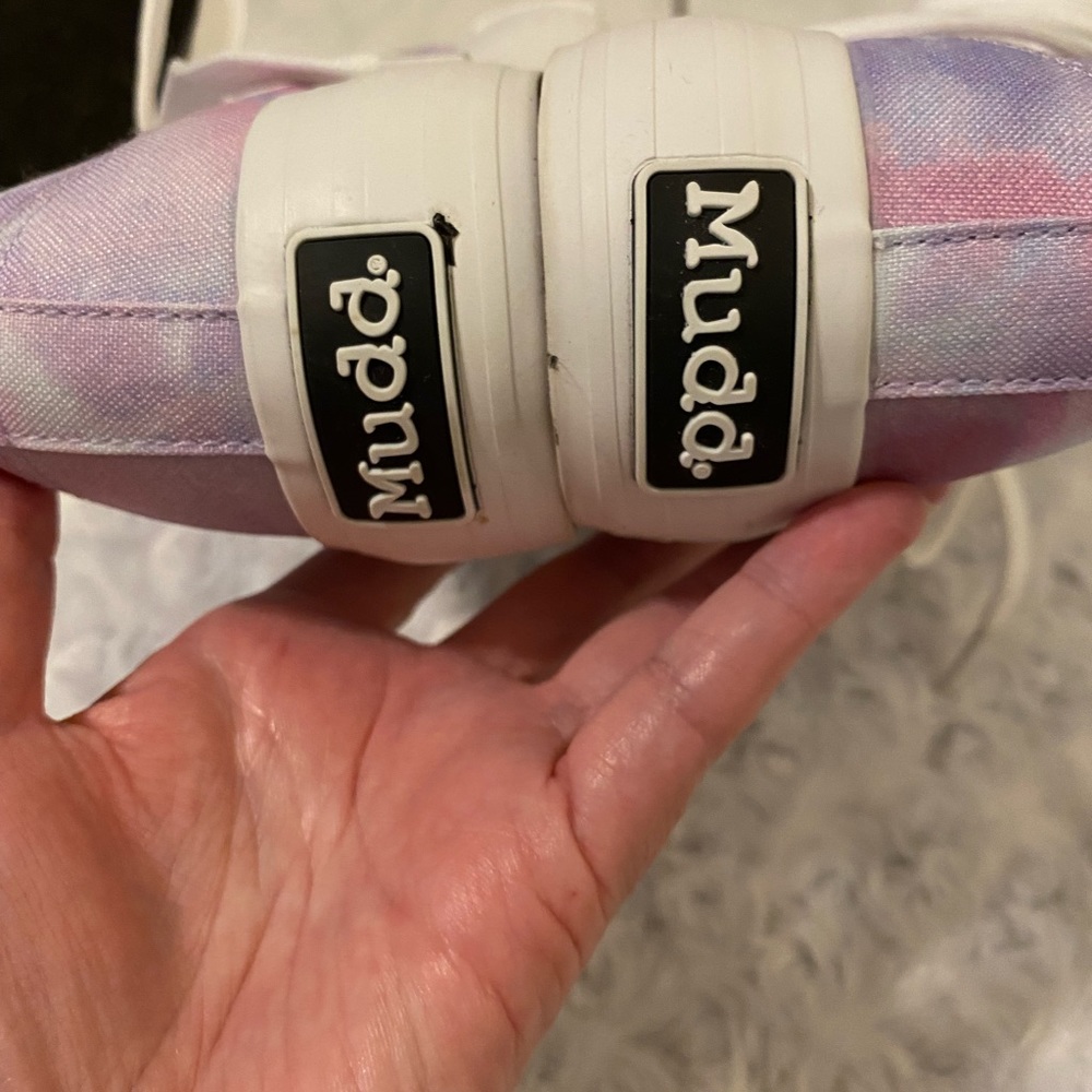 Mudd Ladies Beyley Tie Dye Pink Lace Up Sneakers - NWOT - 7 1/2 - Picture 8 of 10